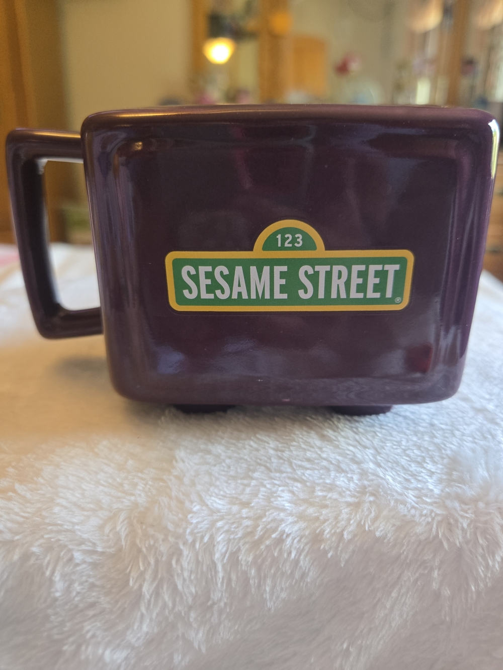 NWOT Vintage Sesame Street 8oz Purple Mug W/ Picture On TV Screen When Hot